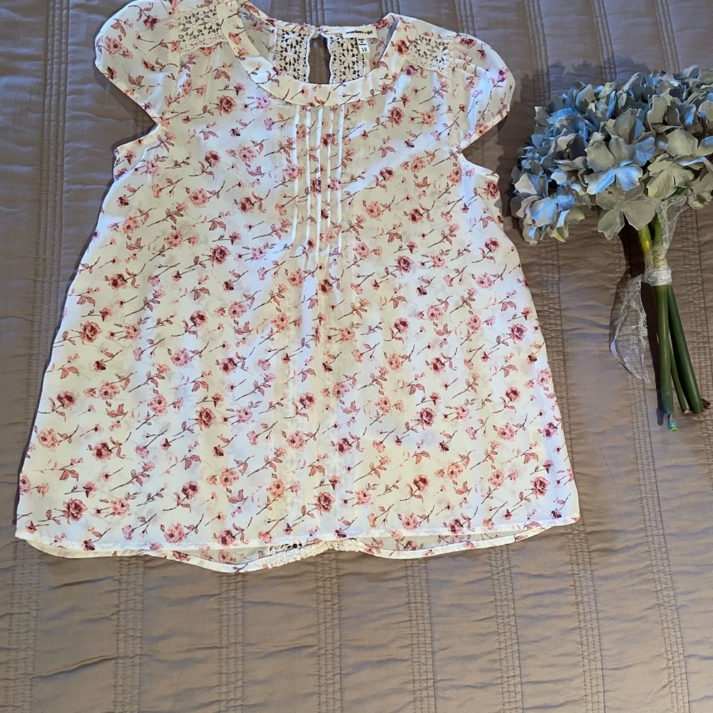 Girl’s Blouse